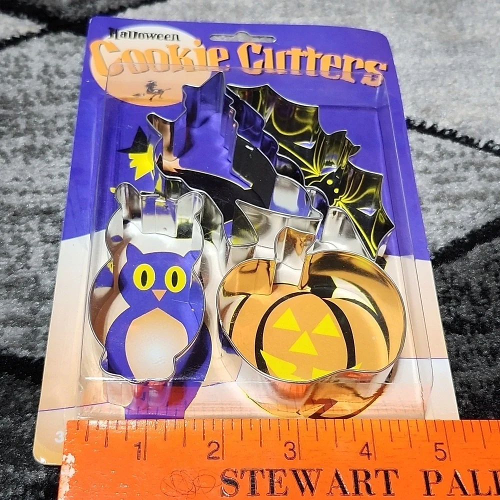 WILTON 2005 FOX RUN HALLOWEEN SPOOKY COOKIES BISCUITS CUTTERS COLLECTIBLES